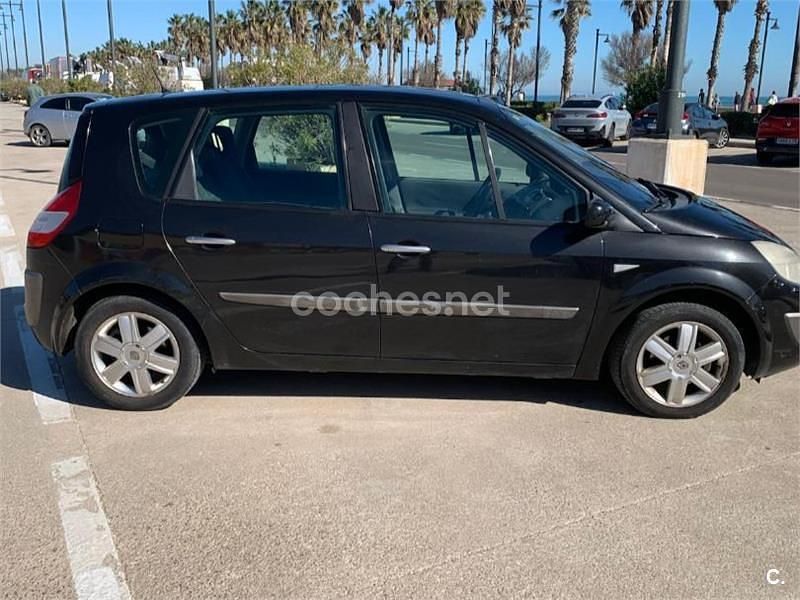 Usado Renault Scénic II Privilege 115 CV (84 kW) 2006 Negro Monovolumen
