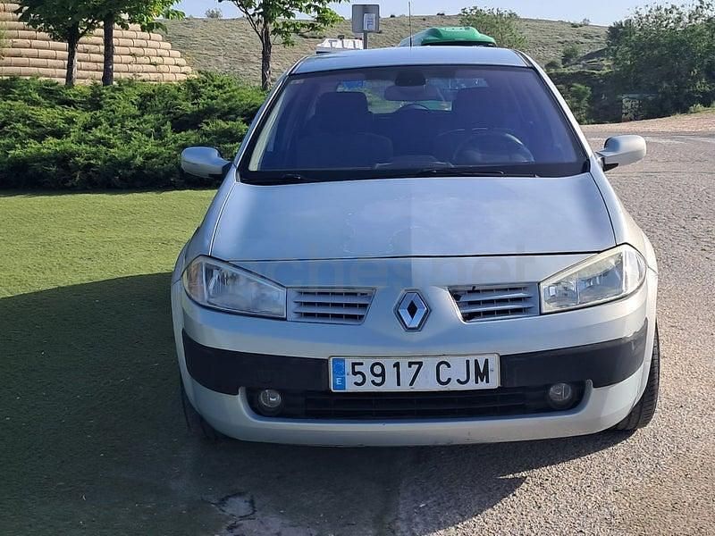 Usado Renault Mégane II Dynamique 120 CV (88 kW) 2003 Gris / plata Berlina
