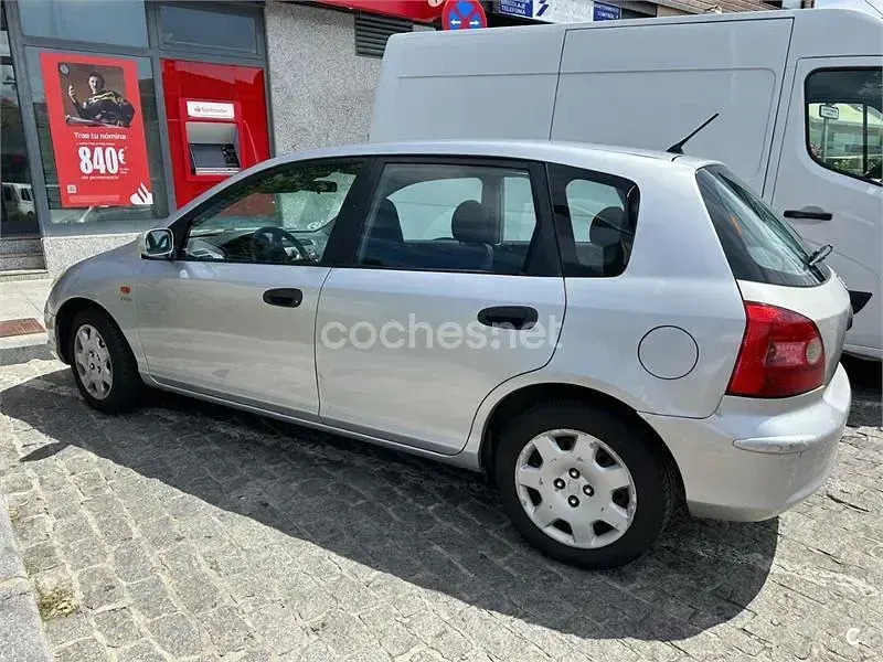 Usado Honda Civic LS 110 CV (80 kW) 2001 Gris / plata Berlina