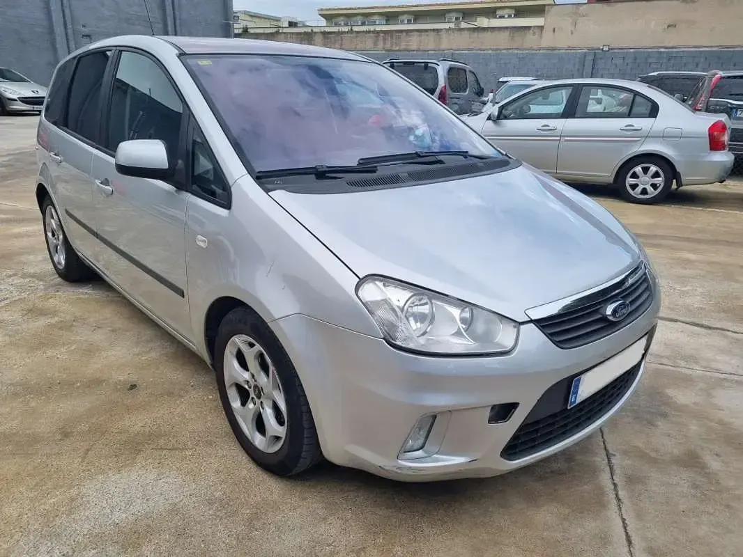 Usado Ford C-MAX Trend 109 CV (80 kW) 2010 Plateado Monovolumen