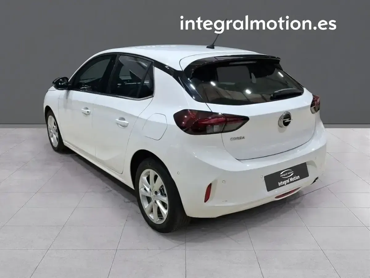 Usado Opel Corsa Elegance 100 CV (73 kW) 2021 Blanco Utilitario
