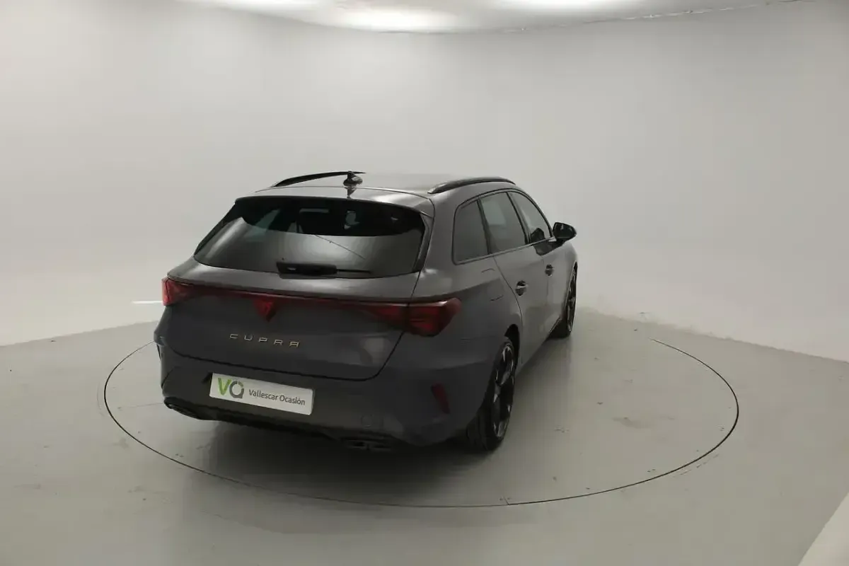 Usado Cupra Leon 150 CV (110 kW) 2025 Gris Familiar