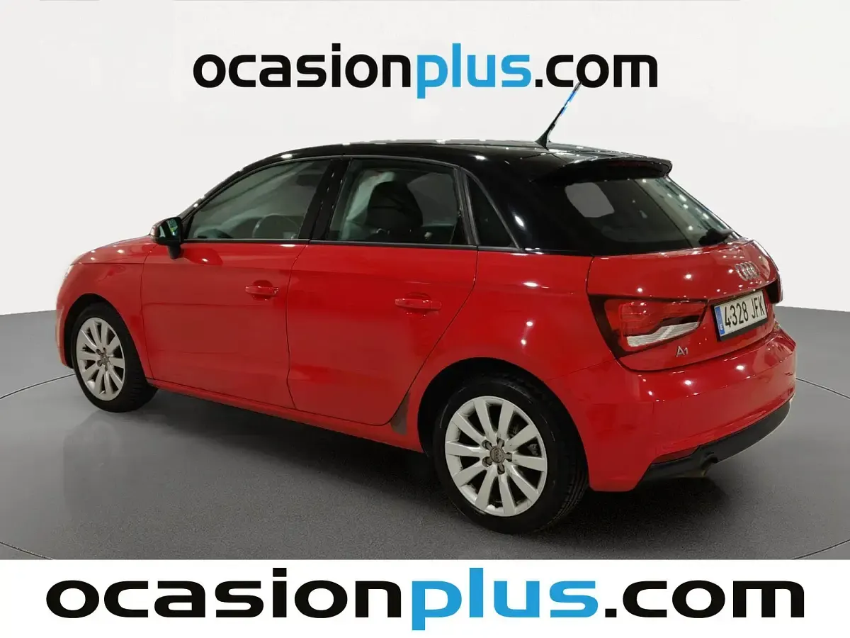 Usado Audi A1 Sportback Attraction 116 CV (85 kW) 2015 Rojo Utilitario