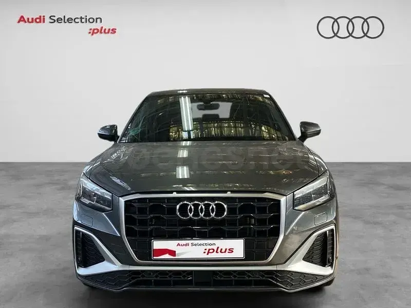 Usado Audi Q2 150 CV (110 kW) 2025 Gris / plata SUV