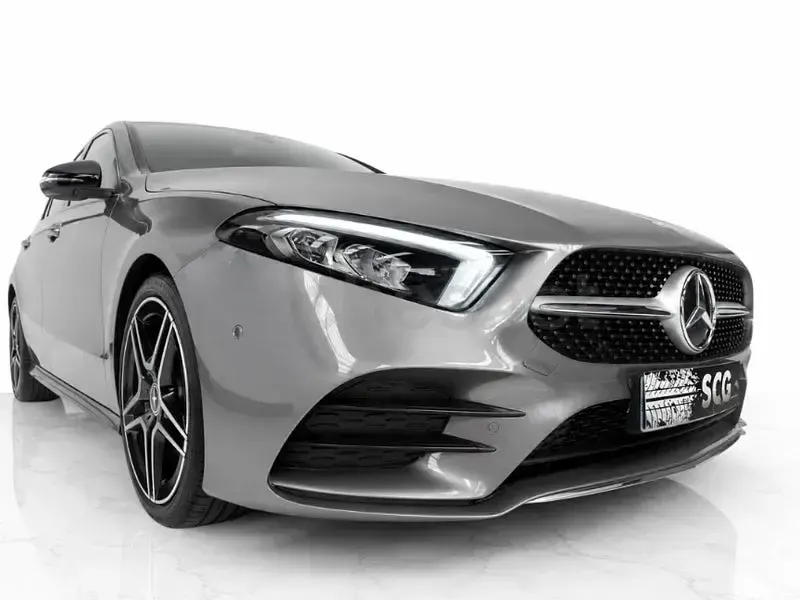 Usado Mercedes A250 218 CV (160 kW) 2022 Gris / plata Berlina