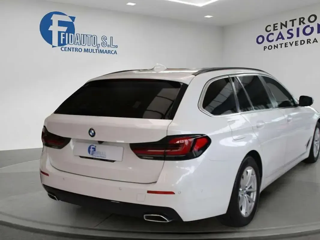 Usado BMW 520 190 CV (139 kW) 2023 Blanco Familiar