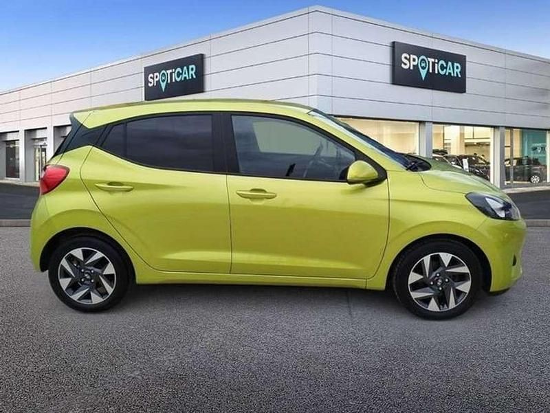 Usado Hyundai i10 67 CV (49 kW) 2025 Amarillo Utilitario