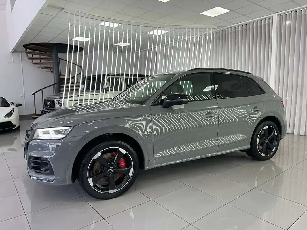 Usado Audi Q5 Ambiente 340 CV (250 kW) 2021 Gris SUV