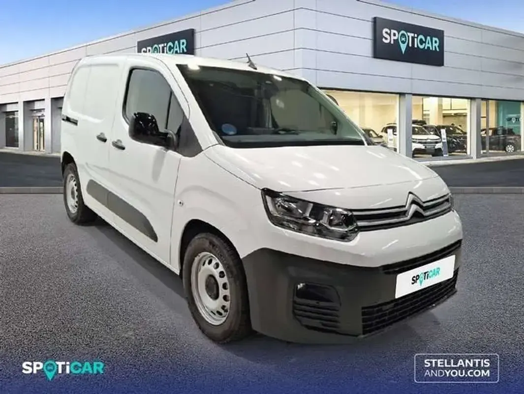 Usado Citroën Berlingo 100 kW (136 CV) 2024 Blanco Monovolumen