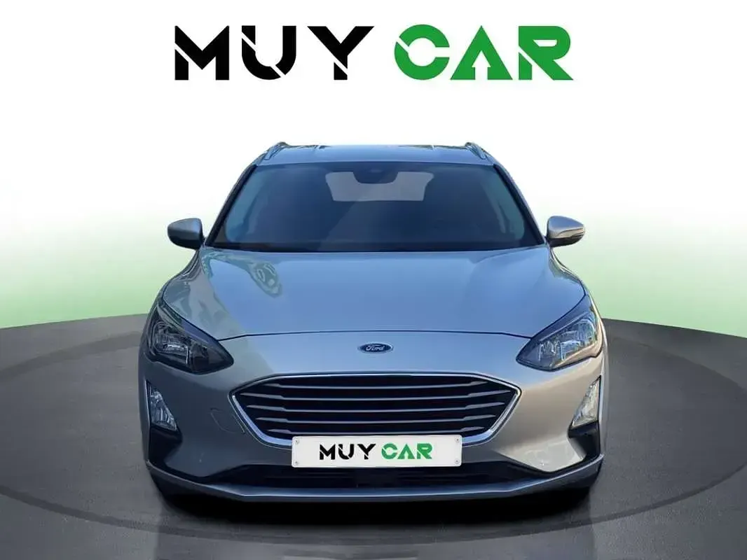 Usado Ford Focus Trend+ 125 CV (91 kW) 2021 Gris Familiar