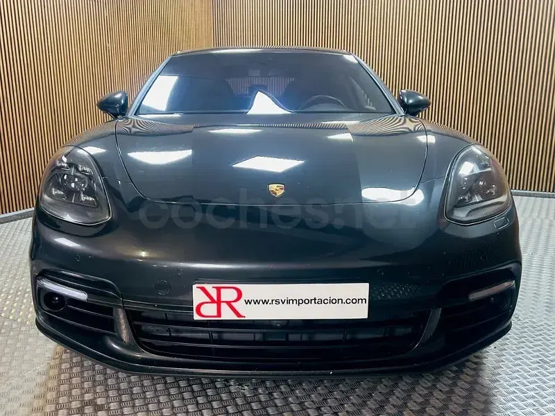 Begagnad Porsche Panamera Sport Turismo 462 HK (339 kW) 2019 Grå Kombi