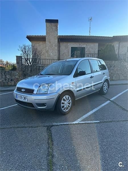 Usado Ford Fusion 100 CV (73 kW) 2004 Gris / plata Utilitario