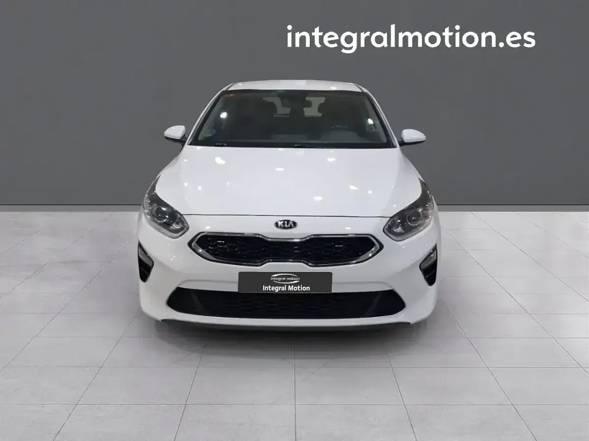 Usado Kia Ceed 120 CV (88 kW) 2021 Blanco Utilitario