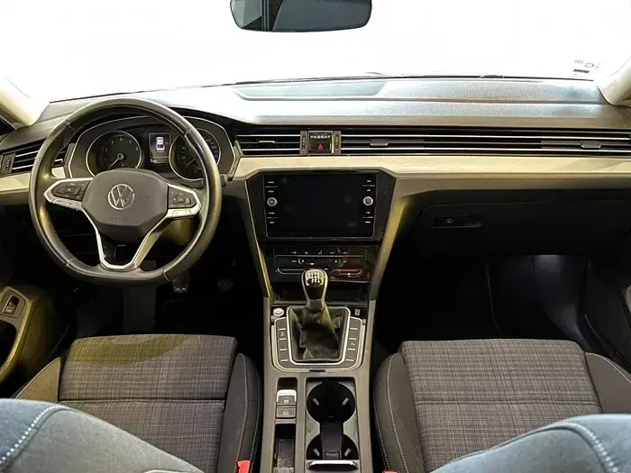 Usado VW Passat Executive 150 CV (110 kW) 2020 Negro Berlina