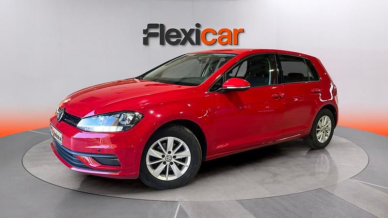 Usado VW Golf VII Advance 116 HP (85 kW) 2019 Vermelho Sedan