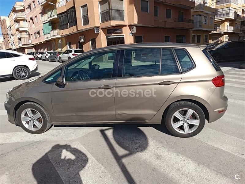 Usado VW Golf Sportsvan Business 110 CV (80 kW) 2014 Beige Monovolumen