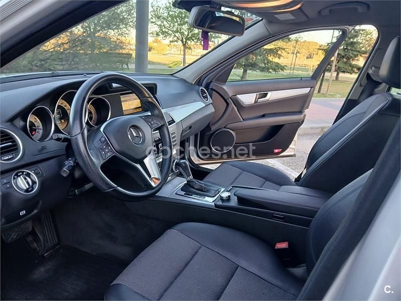 Usado Mercedes C200 Avantgarde 136 CV (100 kW) 2012 Gris / plata Berlina