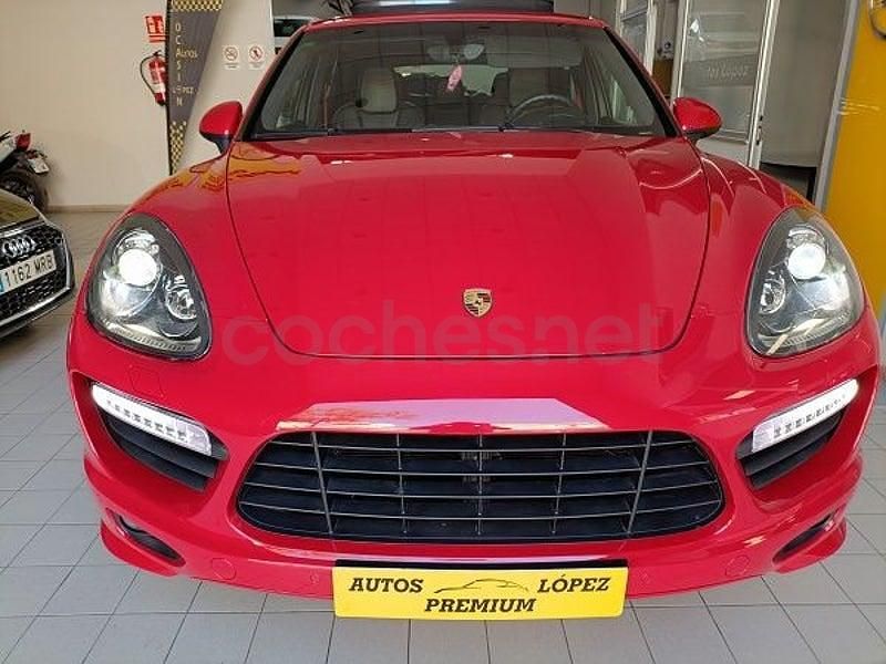 Käytetty Porsche Cayenne 420 HP (308 kW) 2014 Punainen Katumaasturi