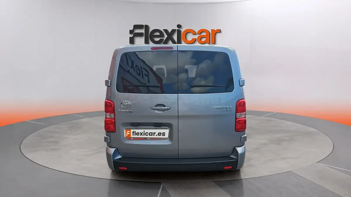 Usado Toyota Proace Verso 120 CV (88 kW) 2023 Gris Familiar
