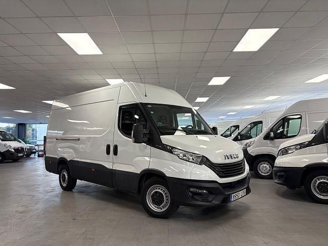 Usado Iveco Daily 160 CV (117 kW) 2022 Blanco Berlina