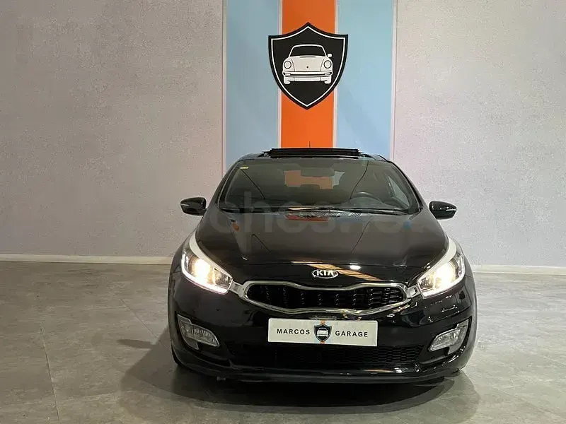 Usado Kia ProCeed 128 CV (94 kW) 2014 Negro Utilitario