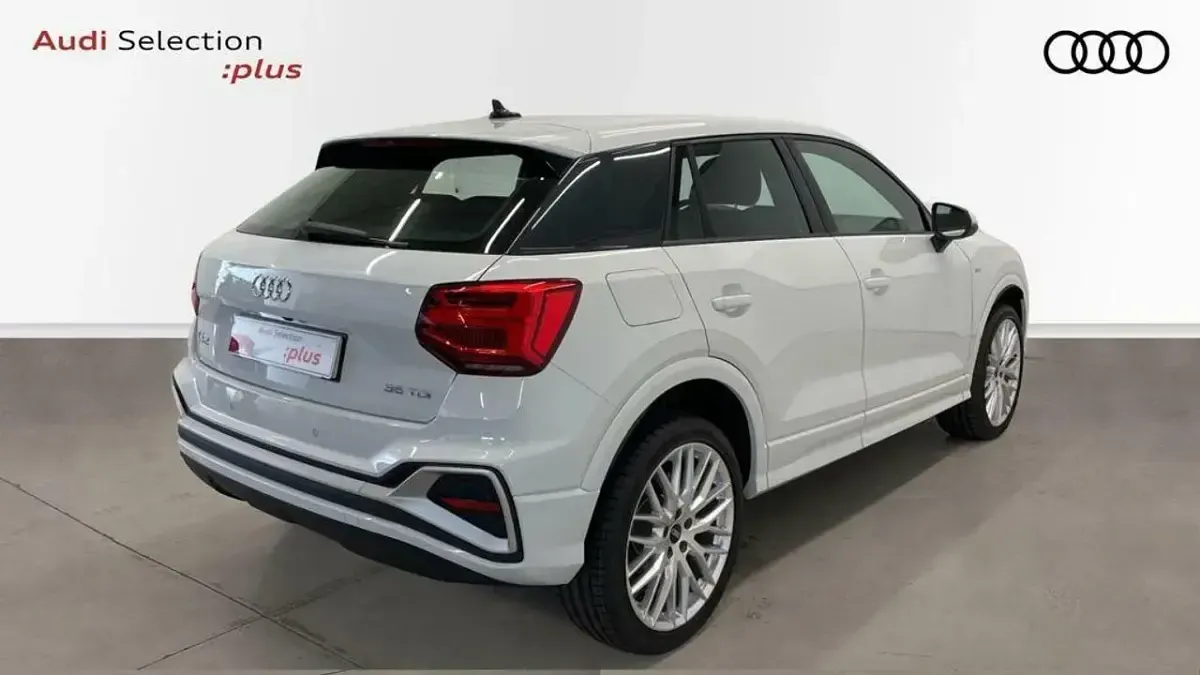Käytetty Audi Q2 Ambiente 150 HP (110 kW) 2023 Valkoinen Katumaasturi