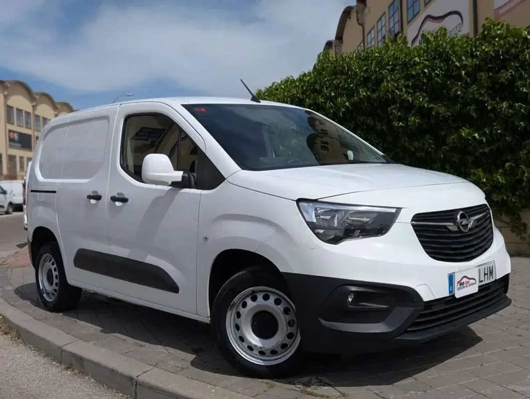 Usado Opel Combo S 99 CV (72 kW) 2020 Blanco Monovolumen