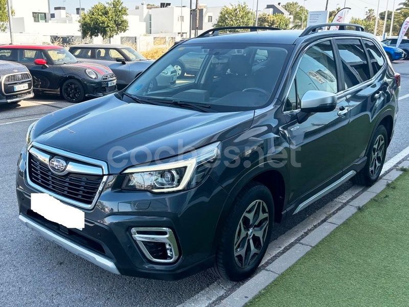 Gris / plata Usado 2020 Subaru Forester SUV | 22.900 € (Precio justo) - Imagen 1/4
