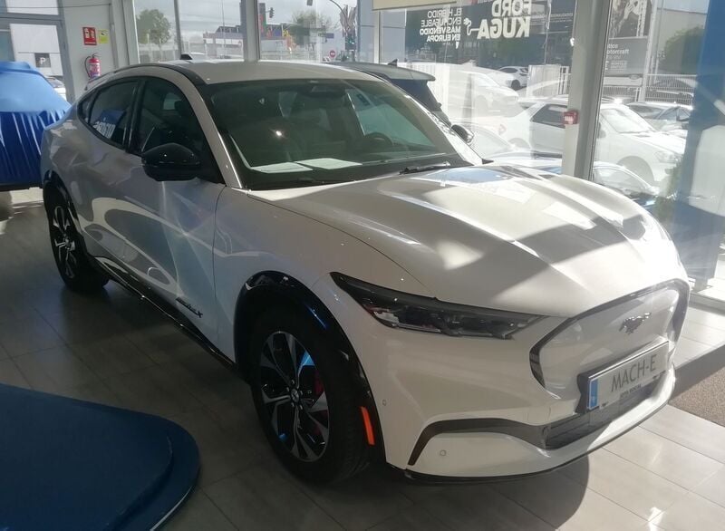 Usado Ford Mustang Mach-E 216 kW (294 CV) 2023 Blanco SUV