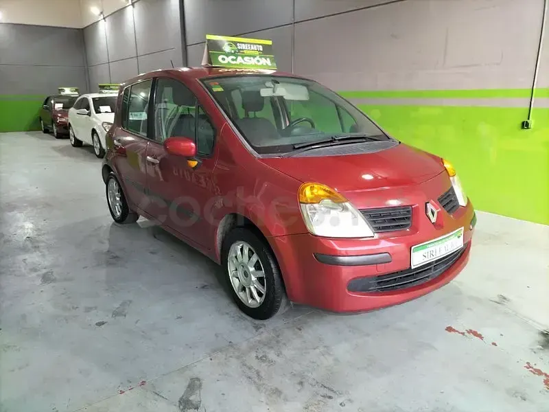 Usado Renault Modus Dynamique 80 CV (58 kW) 2005 Granate Monovolumen