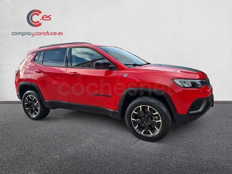 Usado Jeep Compass Trailhawk 240 CV (176 kW) 2023 Rojo SUV