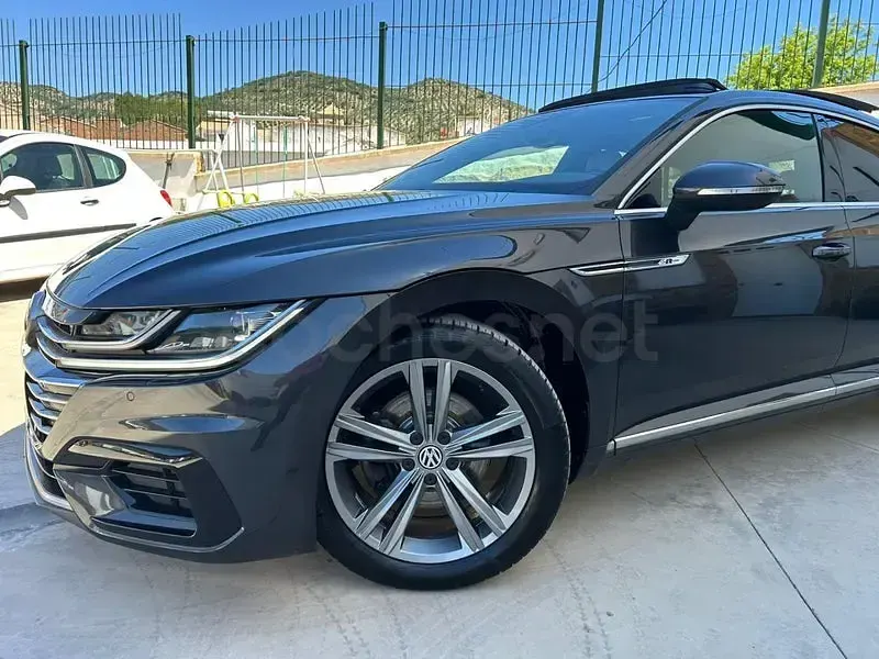 Usado VW Arteon R-line 150 CV (110 kW) 2018 Gris / plata Utilitario
