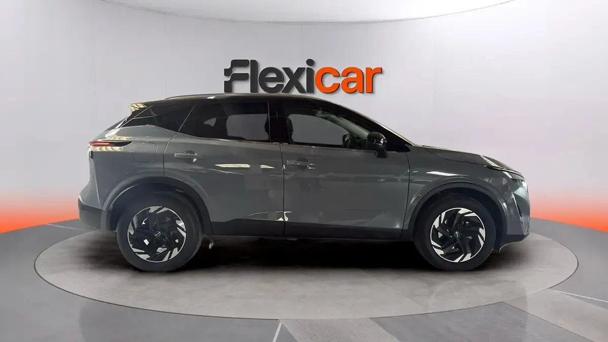 Usado Nissan Qashqai Acenta 158 CV (116 kW) 2025 Gris SUV