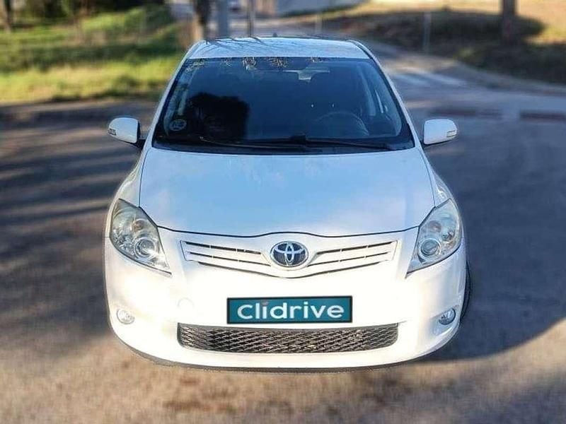 Usado Toyota Auris Active 132 CV (97 kW) 2012 Blanco Utilitario
