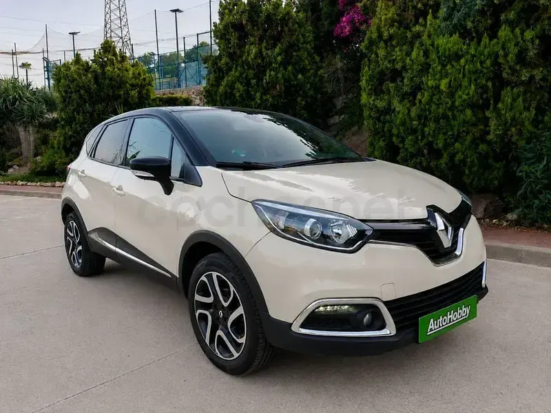 Usado Renault Captur Zen 90 CV (66 kW) 2016 Blanco SUV