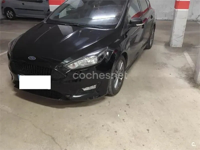 Usado Ford Focus ST-Line 120 CV (88 kW) 2018 Negro Berlina