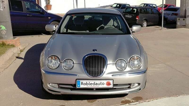 Usado Jaguar S-Type S 241 CV (177 kW) 2000 Gris Berlina