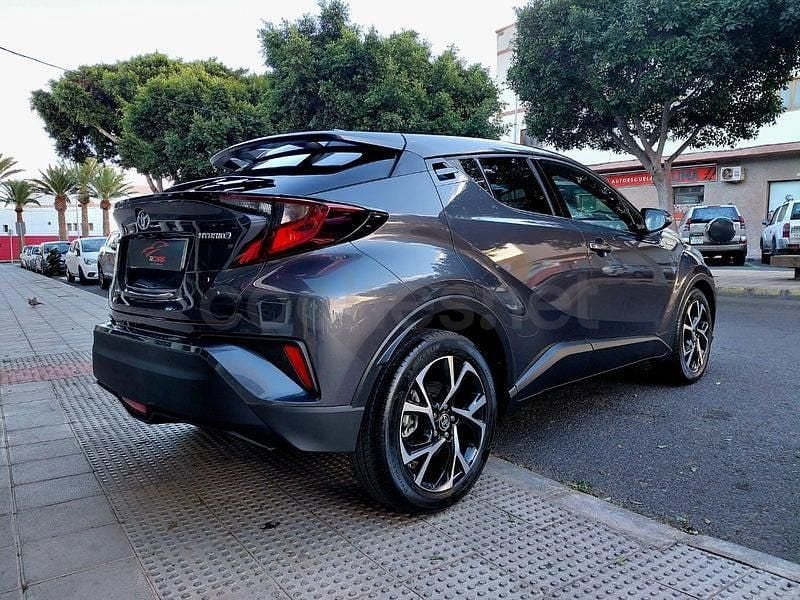 Usado Toyota C-HR Advance 122 CV (89 kW) 2022 Gris / plata SUV