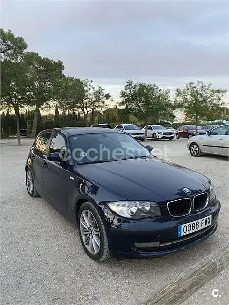 Usado BMW 118 122 CV (89 kW) 2007 Azul Utilitario