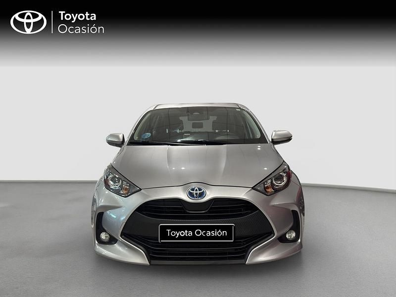 Usado Toyota Yaris Active 116 CV (85 kW) 2021 Gris Utilitario