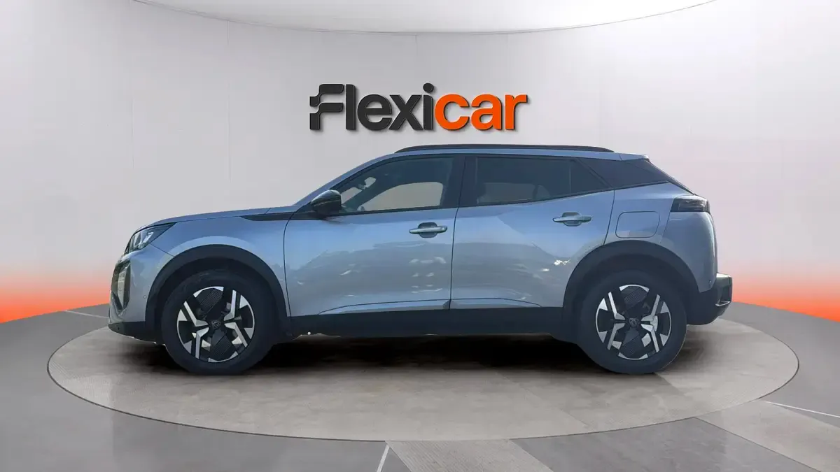Usado Peugeot 2008 Allure 131 HP (96 kW) 2024 Cinzento SUV