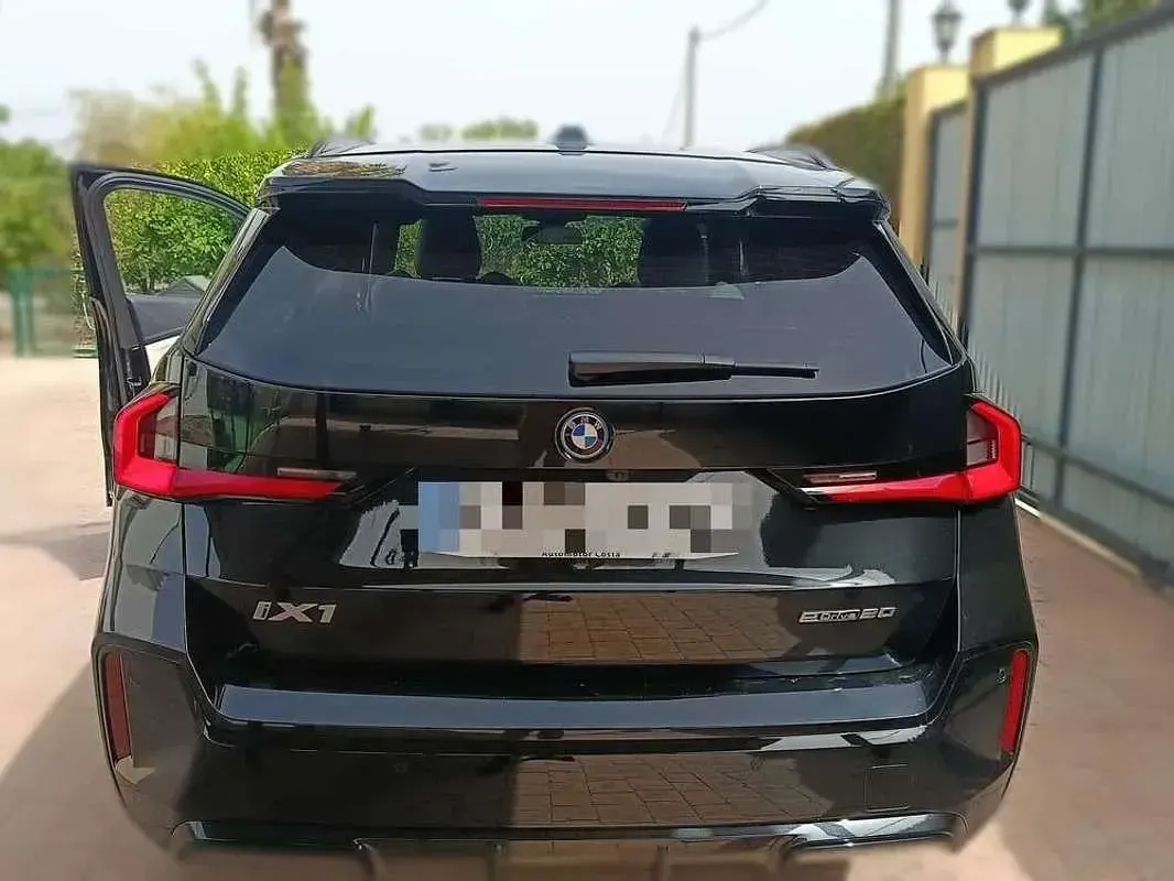 Usado BMW iX1 150 kW (204 CV) 2026 Negro SUV