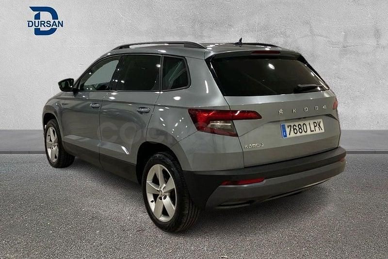 Usado Skoda Karoq Ambition 116 CV (85 kW) 2021 Gris / plata SUV