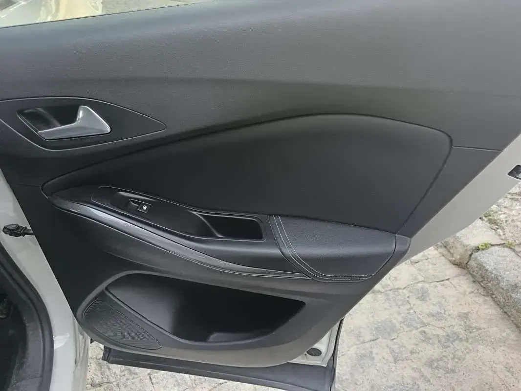 Usado Opel Grandland X Excellence 120 CV (88 kW) 2018 Blanco SUV