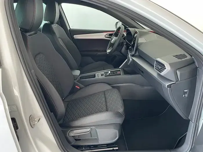 Nuevo Seat Leon FR 204 CV (150 kW) 2026 Blanco Utilitario