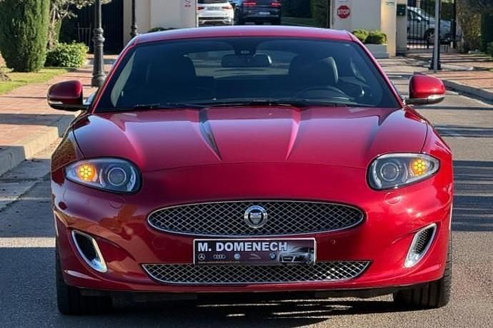 Usado Jaguar XK 385 CV (283 kW) 2013 Rojo Coupe