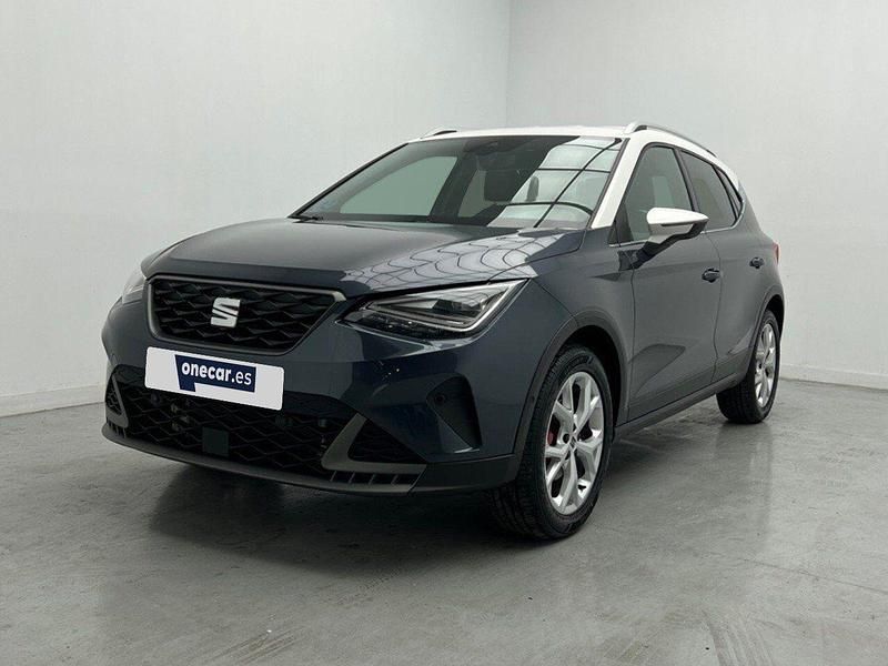 Gris Usado 2023 Seat Arona FR SUV | 20.870 € (Precio justo) - Imagen 1/4
