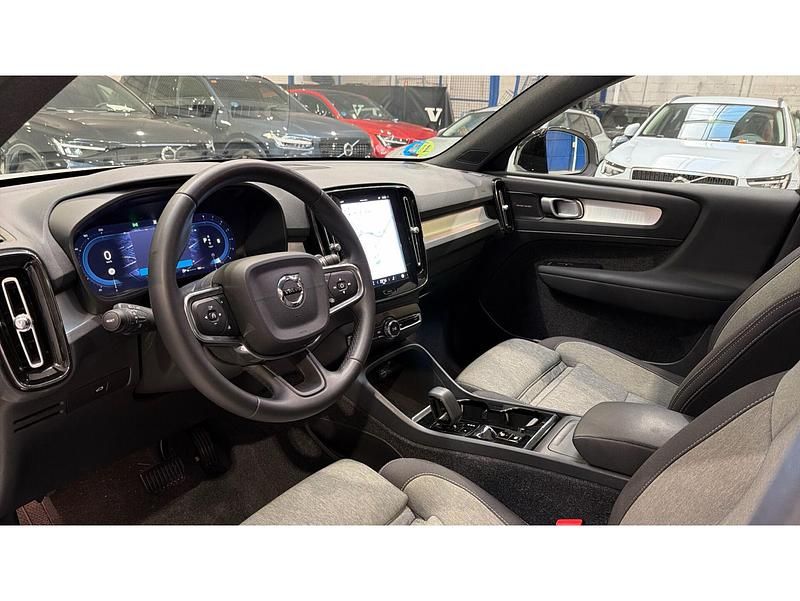 Usado Volvo XC40 Plus 163 CV (119 kW) 2024 Blanco SUV