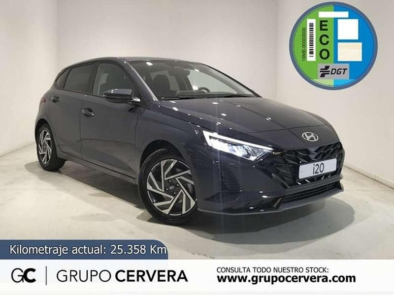 Usado Hyundai i20 101 CV (74 kW) 2025 Gris Utilitario