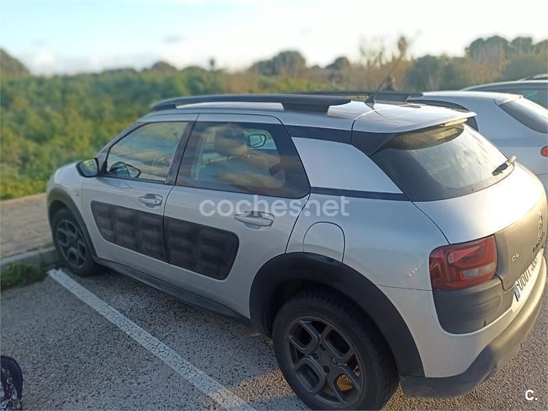 Usado Citroën C4 Cactus Feel 92 CV (67 kW) 2015 Gris / plata Utilitario